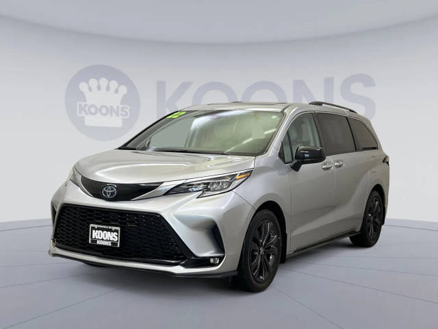 2022 Toyota Sienna XSE FWD photo