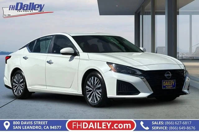 2023 Nissan Altima 2.5 SV FWD photo