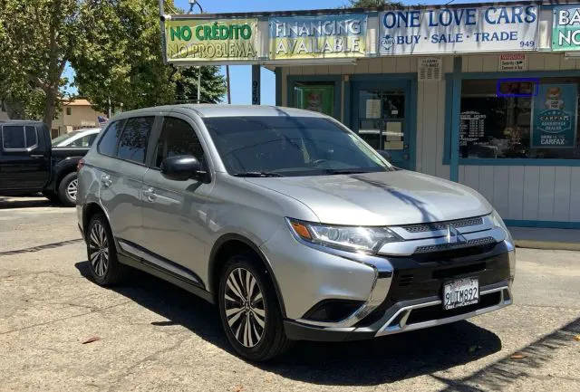 2019 Mitsubishi Outlander ES FWD photo