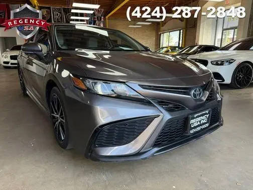 2022 Toyota Camry SE FWD photo