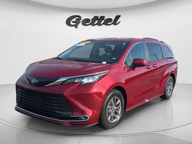 2023 Toyota Sienna XLE FWD photo