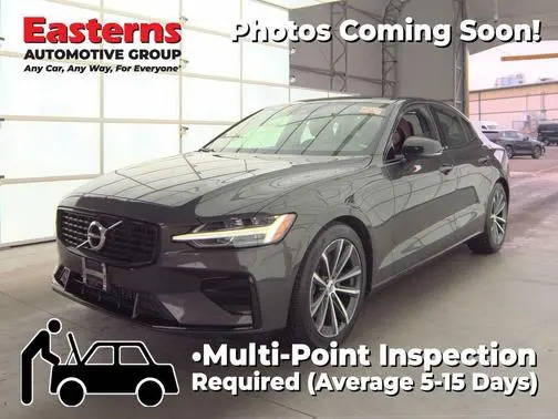 2022 Volvo S60 Momentum AWD photo