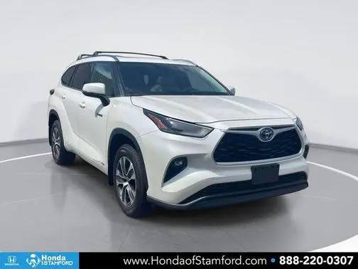 2021 Toyota Highlander Hybrid XLE AWD photo