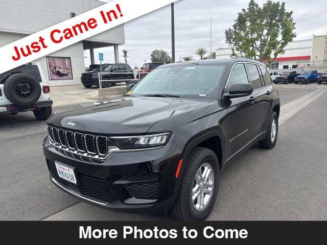2023 Jeep Grand Cherokee Laredo RWD photo