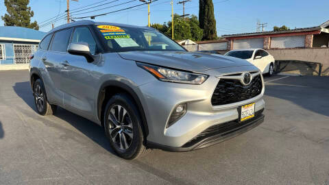 2020 Toyota Highlander XLE FWD photo
