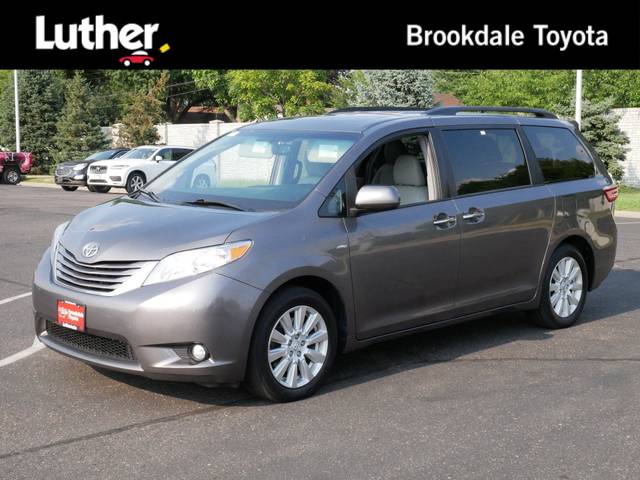 2017 Toyota Sienna XLE AWD photo