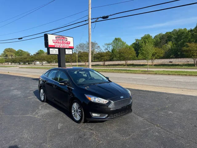 2015 Ford Focus Titanium FWD photo
