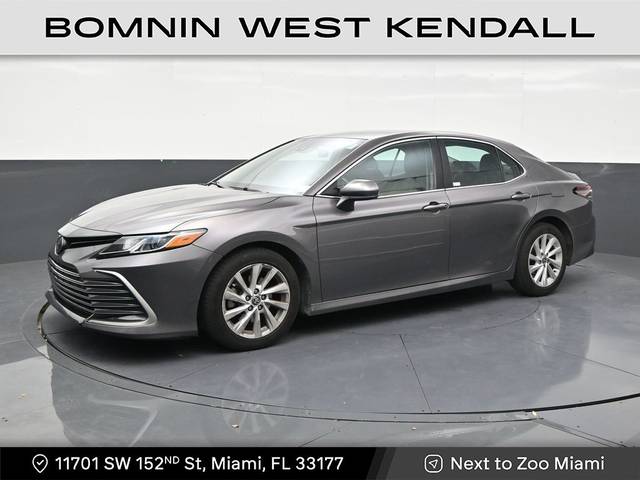 2022 Toyota Camry LE FWD photo
