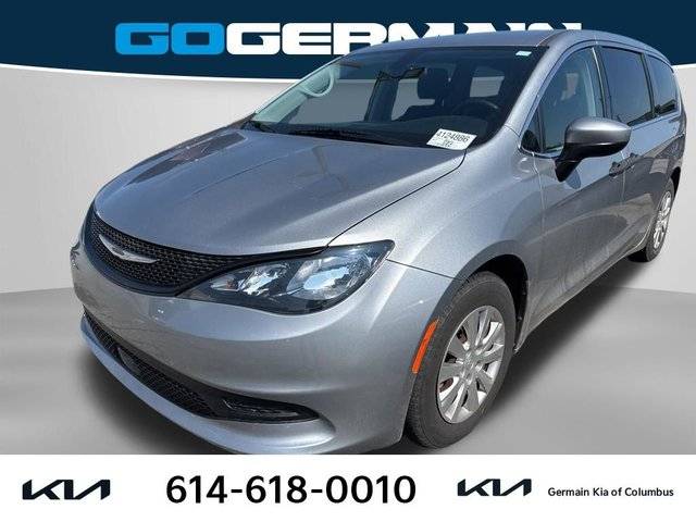 2021 Chrysler Voyager L FWD photo