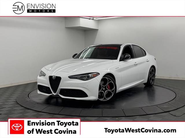 2023 Alfa Romeo Giulia Veloce RWD photo