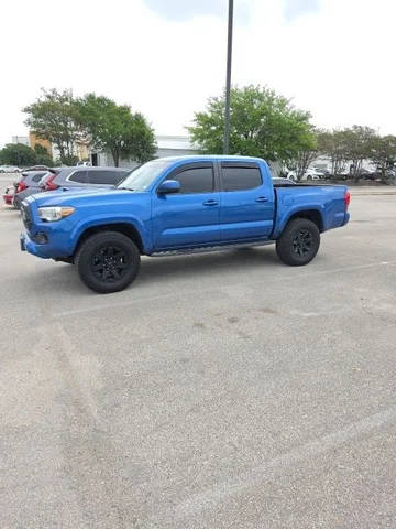 2017 Toyota Tacoma TRD Sport RWD photo