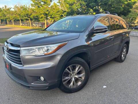 2015 Toyota Highlander XLE AWD photo