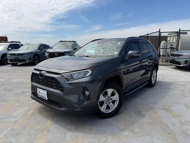 2020 Toyota RAV4 XLE AWD photo
