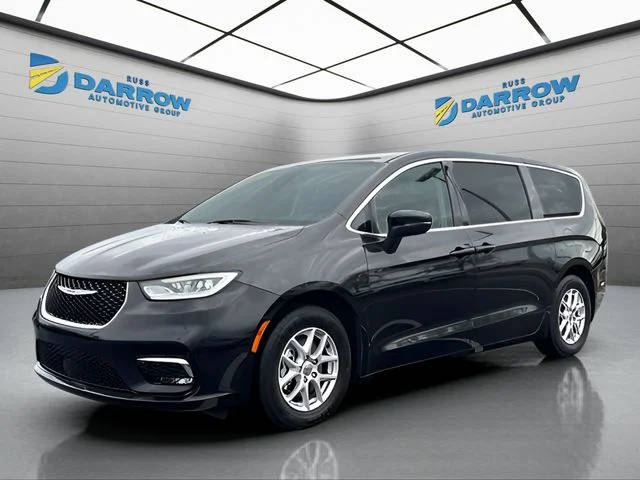 2023 Chrysler Pacifica Minivan Touring L FWD photo