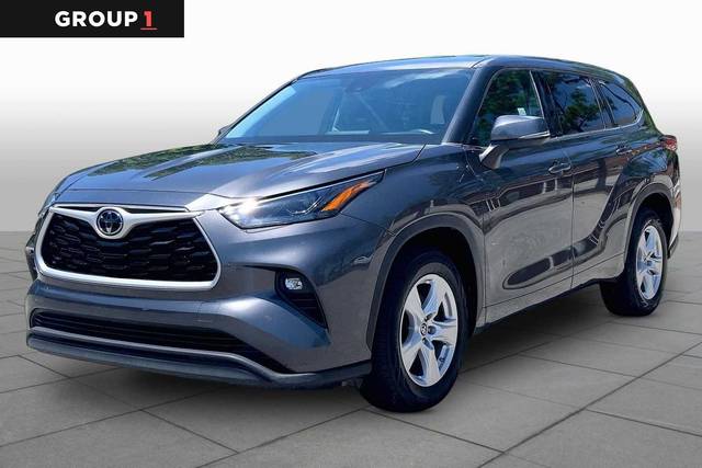 2022 Toyota Highlander LE FWD photo