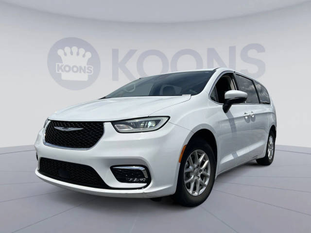2023 Chrysler Pacifica Minivan Touring L FWD photo