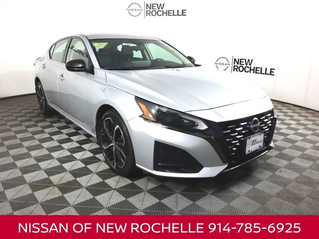 2023 Nissan Altima 2.5 SR AWD photo