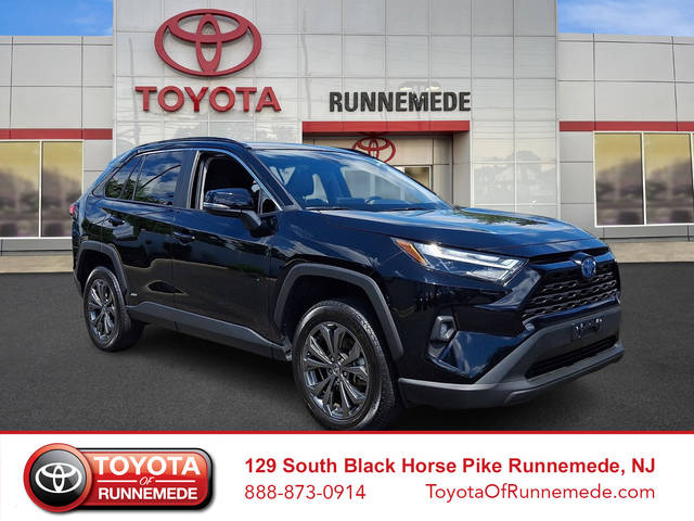 2022 Toyota RAV4 Hybrid XLE Premium AWD photo