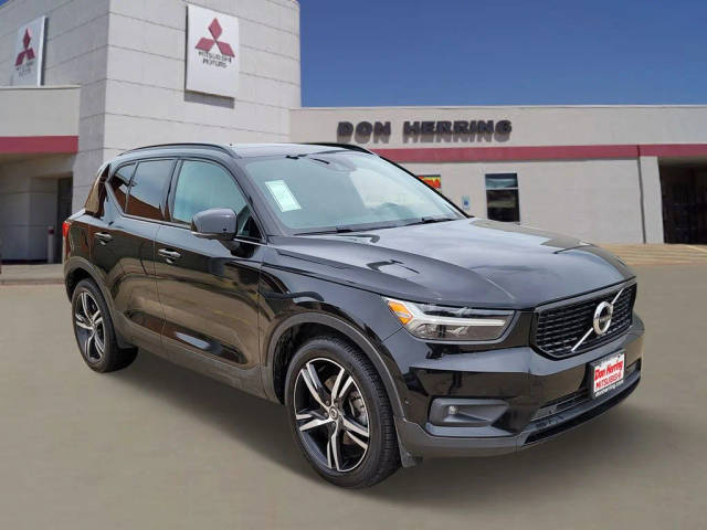 2022 Volvo XC40 R-Design AWD photo