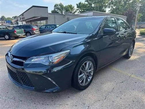 2016 Toyota Camry XLE FWD photo