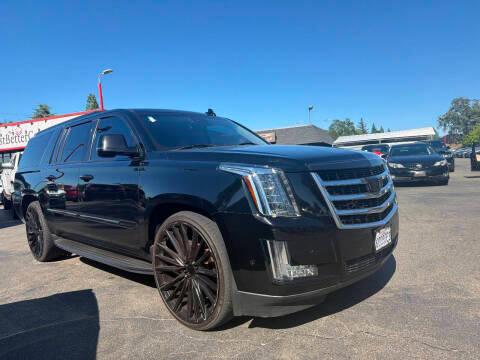 2018 Cadillac Escalade ESV Luxury RWD photo