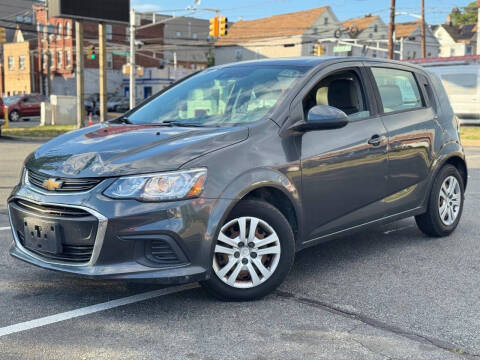 2019 Chevrolet Sonic LT FWD photo