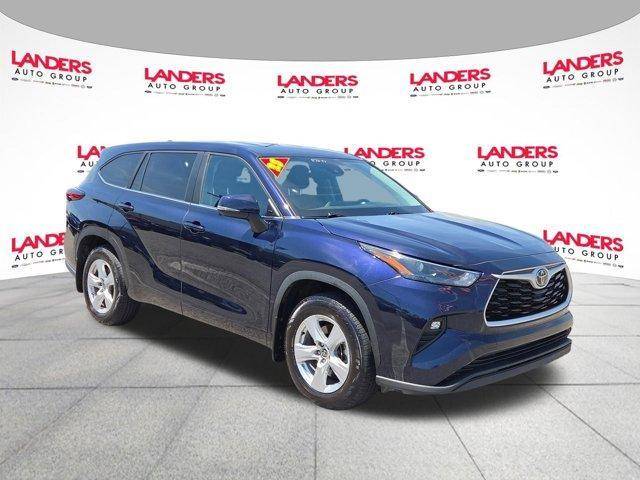 2023 Toyota Highlander LE AWD photo