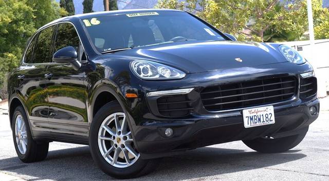 2016 Porsche Cayenne AWD photo