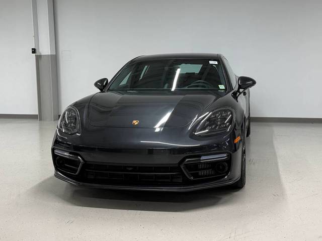 2022 Porsche Panamera GTS AWD photo