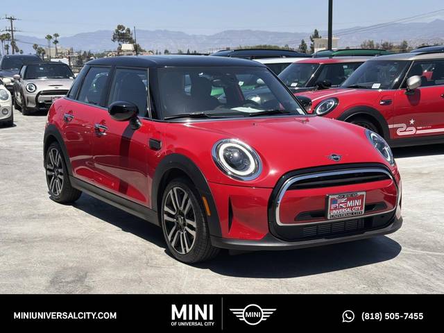 2023 MINI Hardtop 4 Door Cooper FWD photo