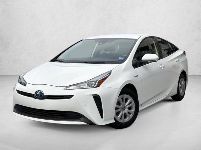 2022 Toyota Prius LE FWD photo