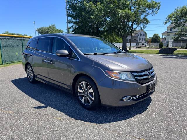 2016 Honda Odyssey Touring FWD photo