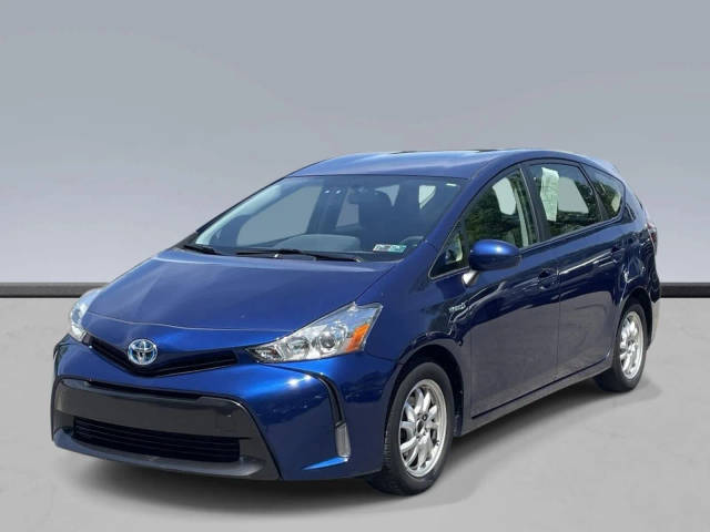 2015 Toyota Prius v Three FWD photo