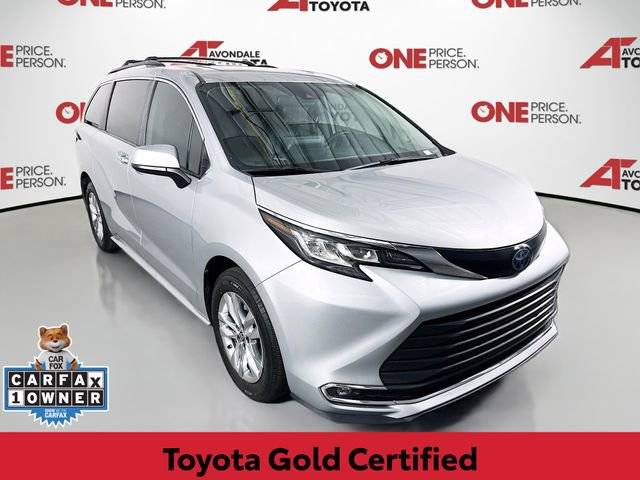 2022 Toyota Sienna XLE FWD photo