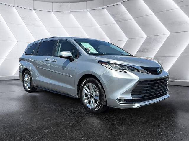 2022 Toyota Sienna Limited FWD photo