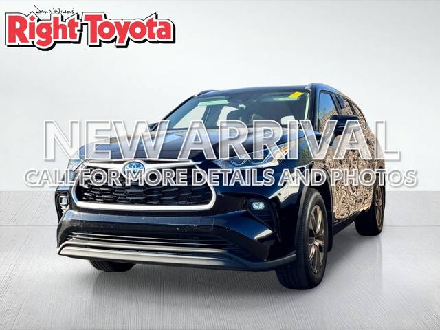 2023 Toyota Highlander Hybrid Bronze Edition AWD photo