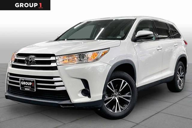 2019 Toyota Highlander LE FWD photo