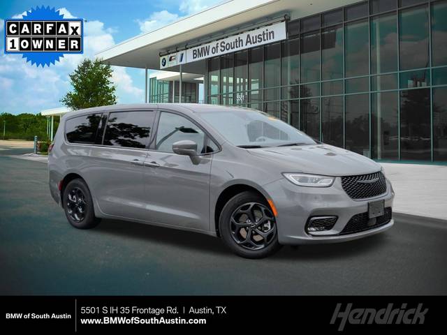 2022 Chrysler Pacifica Minivan Hybrid Limited FWD photo