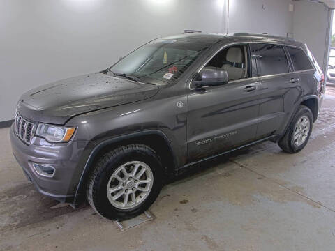 2018 Jeep Grand Cherokee Laredo E 4WD photo