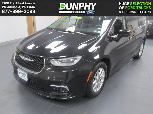2023 Chrysler Pacifica Minivan Touring L FWD photo