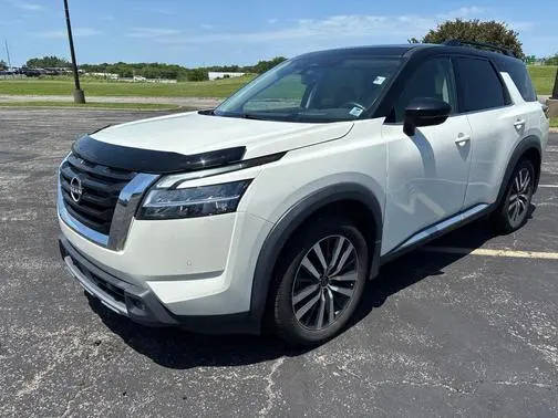 2022 Nissan Pathfinder Platinum 4WD photo