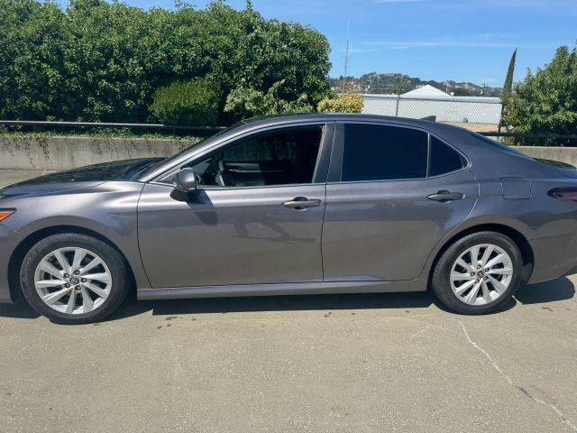 2023 Toyota Camry LE FWD photo