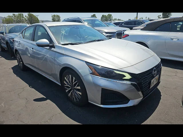 2023 Nissan Altima 2.5 SV FWD photo
