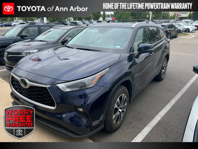 2022 Toyota Highlander XLE FWD photo