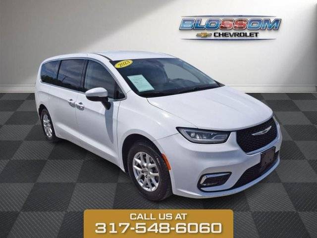 2023 Chrysler Pacifica Minivan Touring L FWD photo