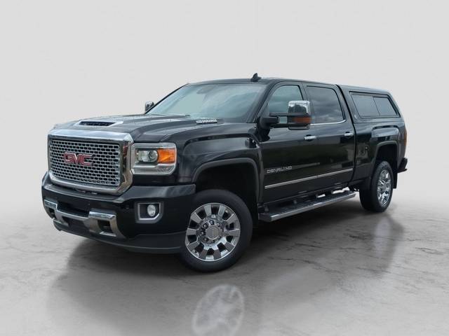 2017 GMC Sierra 2500HD Denali 4WD photo