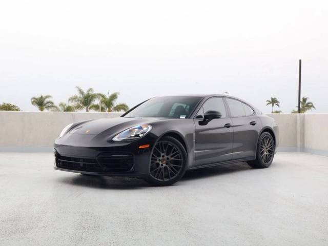 2023 Porsche Panamera 4 AWD photo