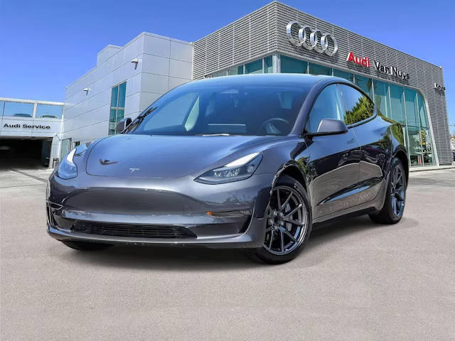 2023 Tesla Model 3 RWD photo