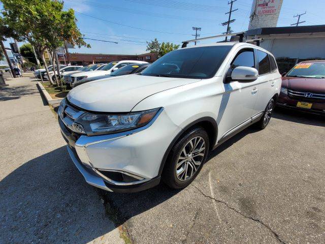 2016 Mitsubishi Outlander SE FWD photo
