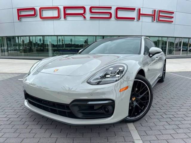 2023 Porsche Panamera  RWD photo